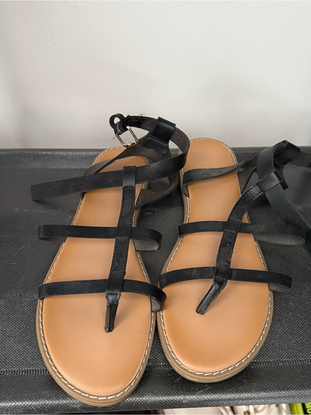 Old Navy Black Strappy Women's Sandals - Classic Casual Style